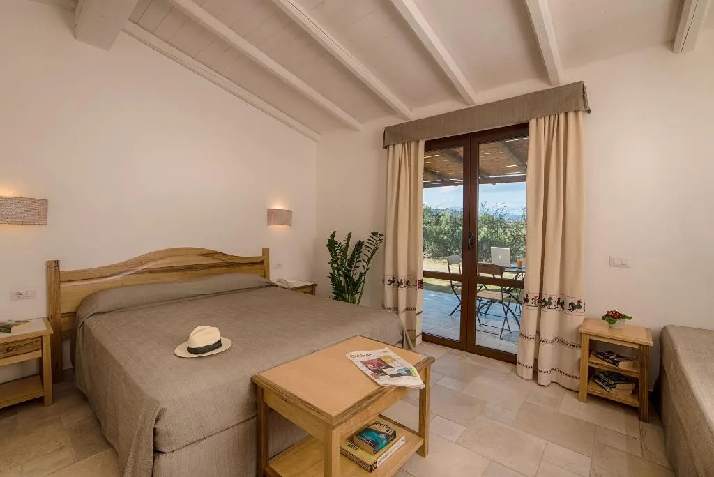 DOUBLE CLASSIC Room, Perdepera Resort, Cagliari