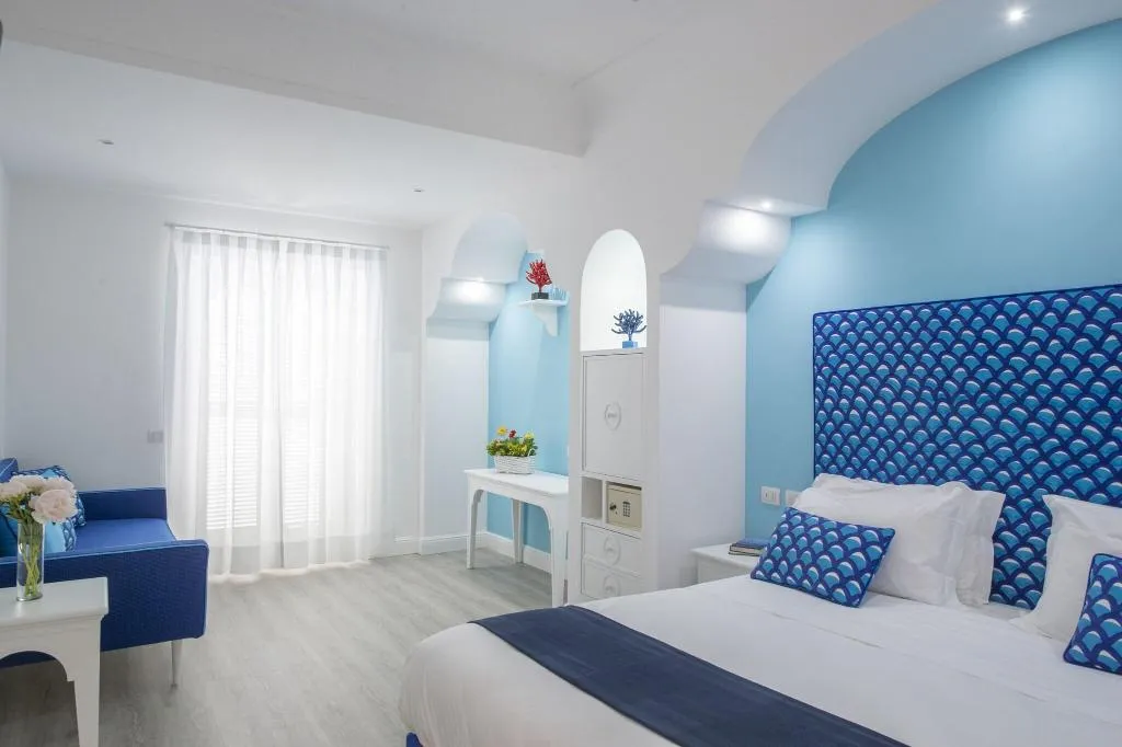 QUADRUPLE THREE BEDS Room, Tramonto D'oro, Naples