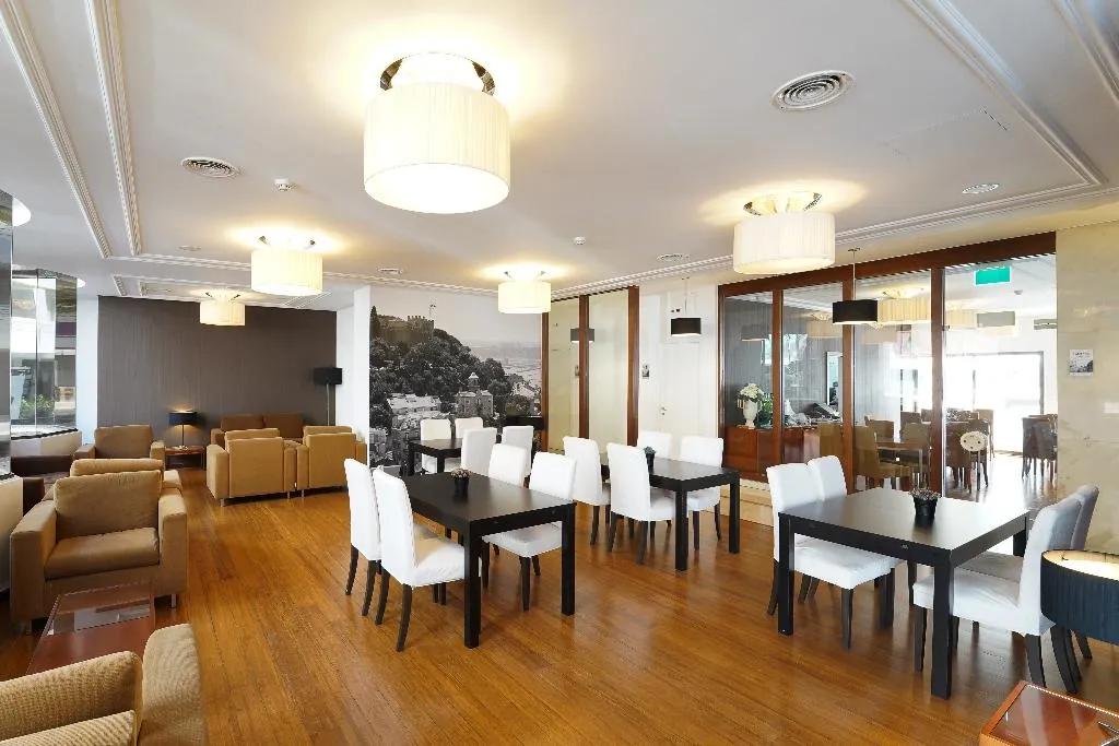 Bar, Legendary Lisboa Suites, Lisbon