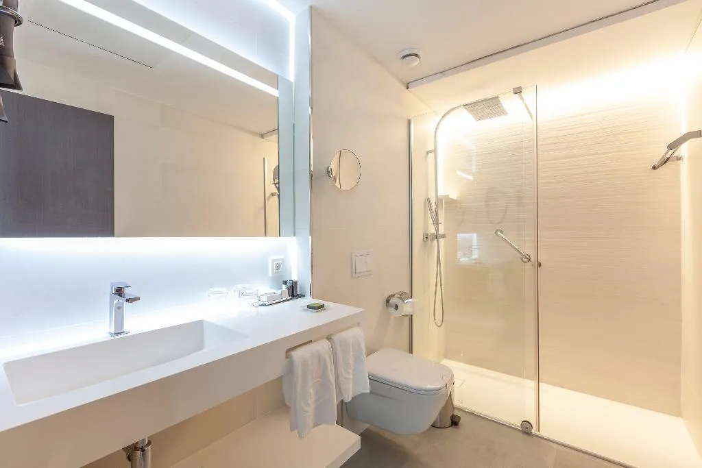 TRIPLE STANDARD Room, Liabeny, Madrid