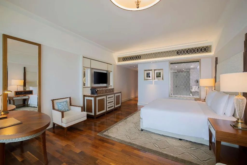 SUITE DELUXE SEA VIEW Room, Waldorf Astoria Dubai Palm Jumeirah, Dubai