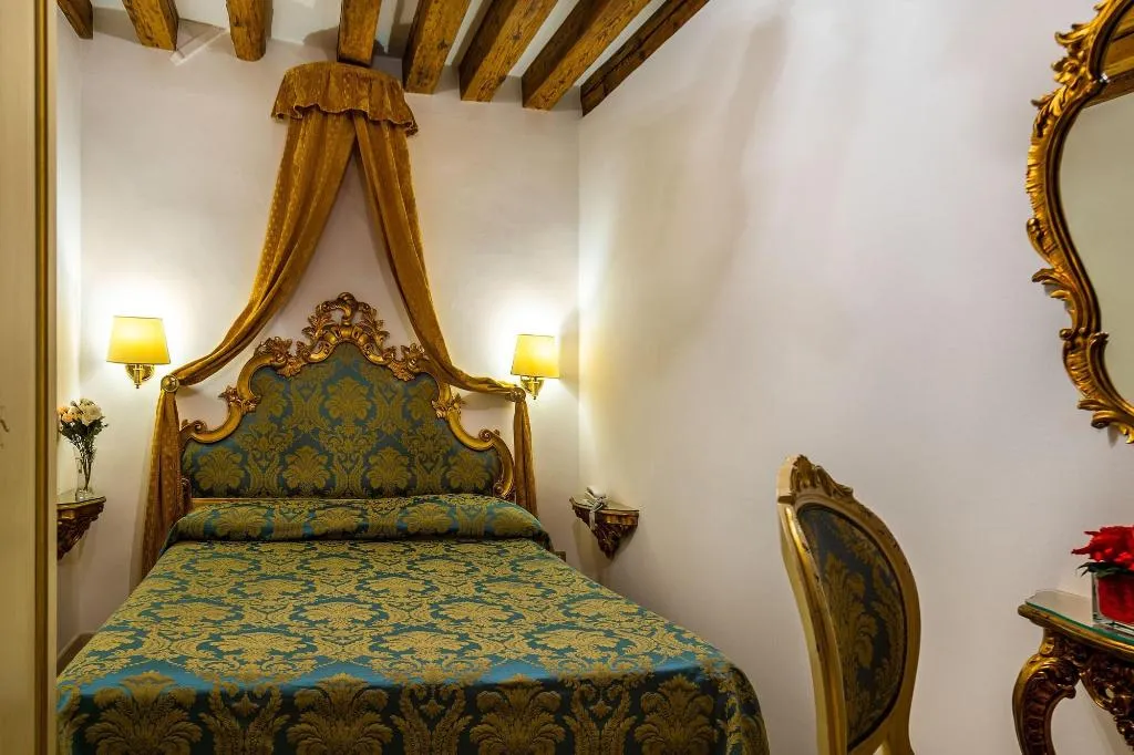 Room, Hotel Al Vagon, Venice