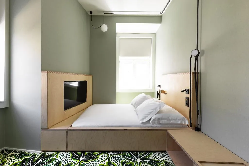 DOUBLE STANDARD Room, Independente Bica, Lisbon