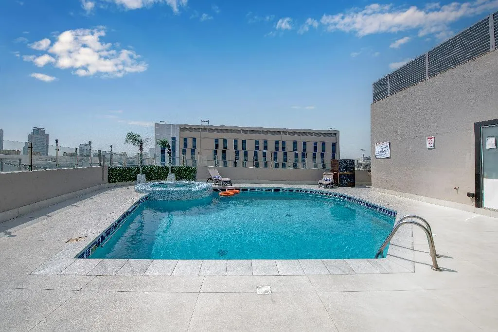 Pool, Howard Johnson Plaza by Wyndham Dubai Deira, Dubai