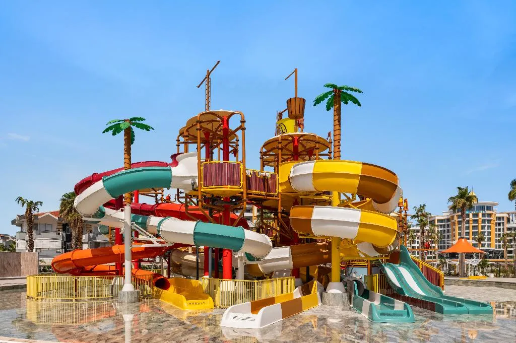 Sports and Entertainment, Azura World Hotel, Antalya