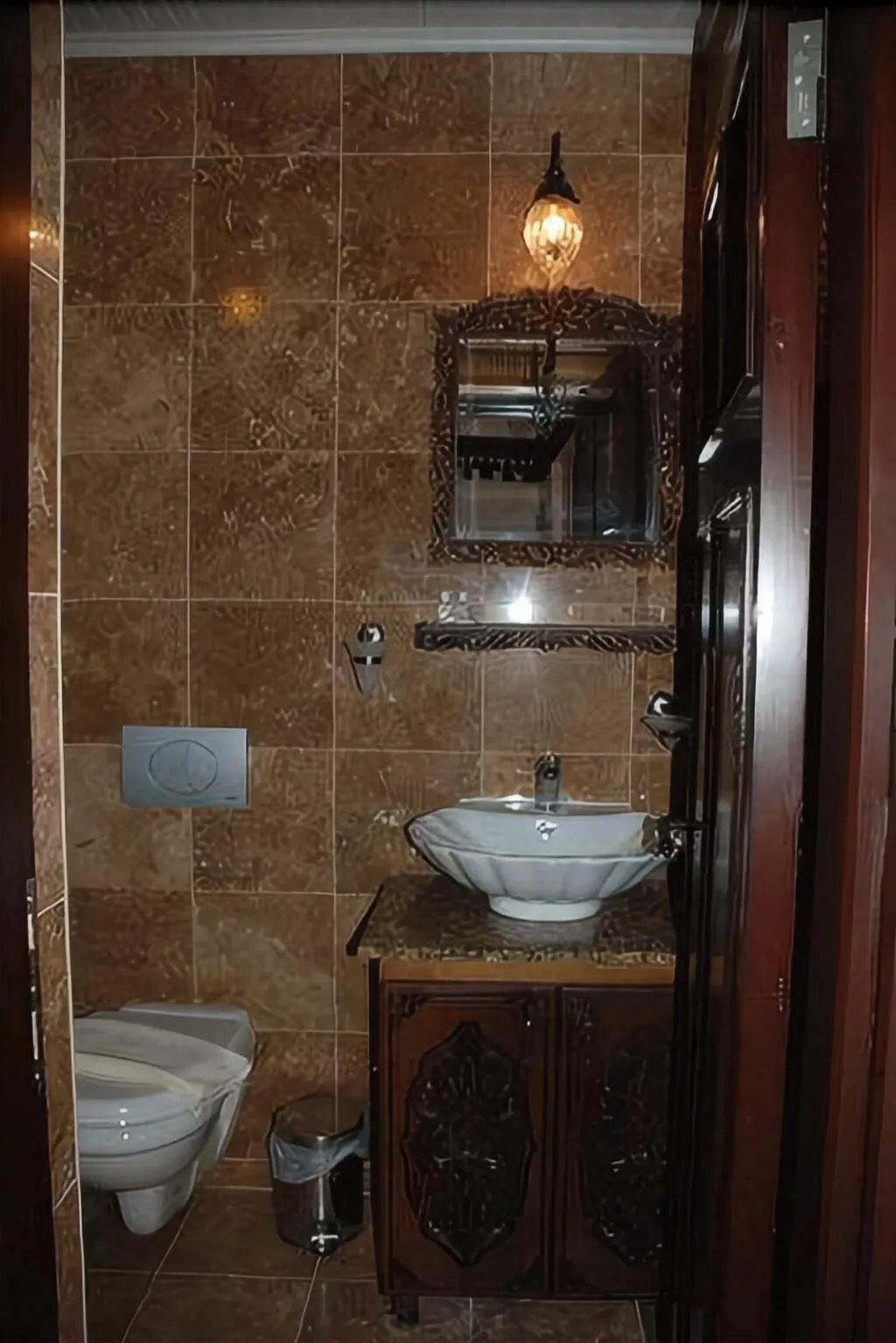 Room, Nilya, Izmir