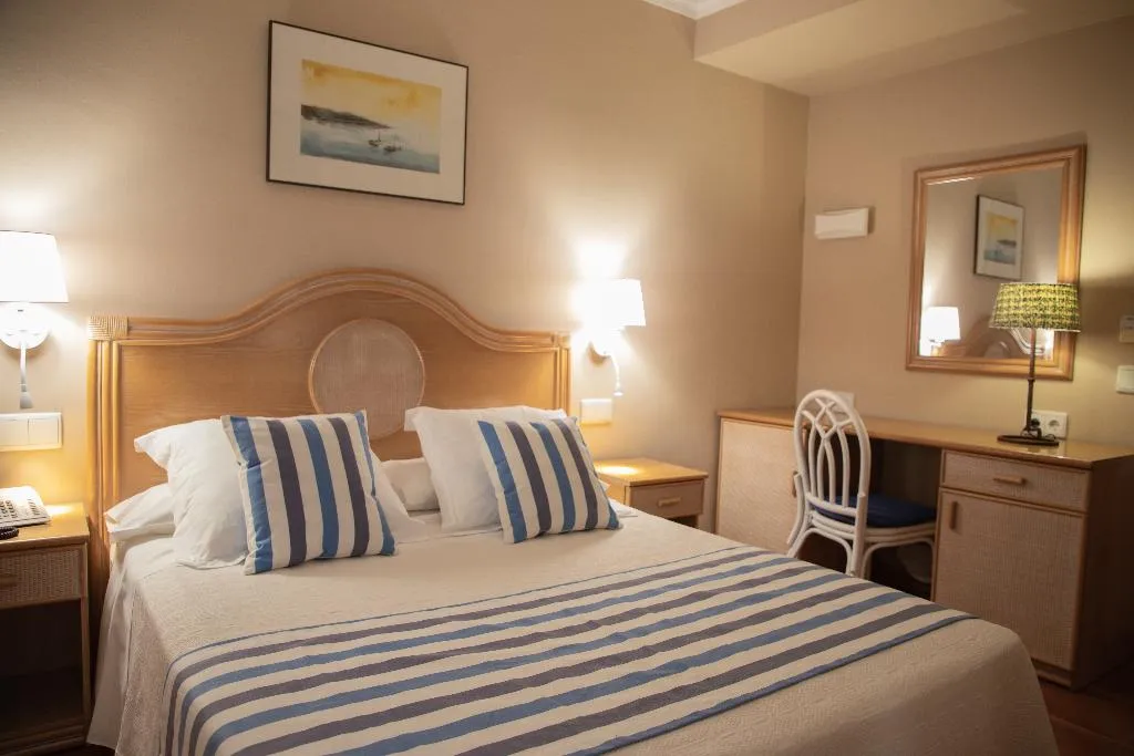DOUBLE SINGLE USE STANDARD Room, DWO Les Palmeres, Costa Brava