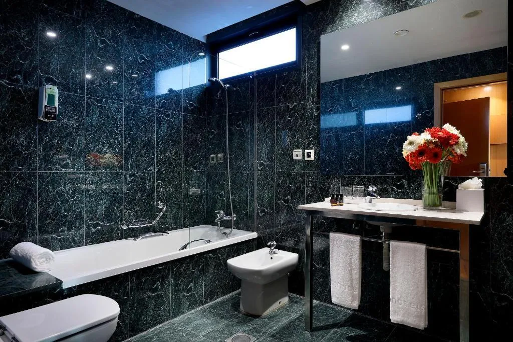 TRIPLE STANDARD Room, SB Icaria Barcelona, Barcelona