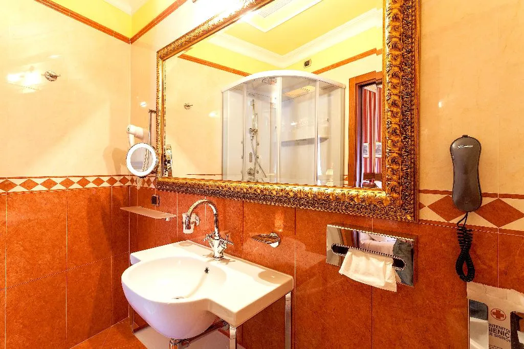 DOUBLE SUPERIOR Room, Hotel Manfredi Suite In Rome, Rome