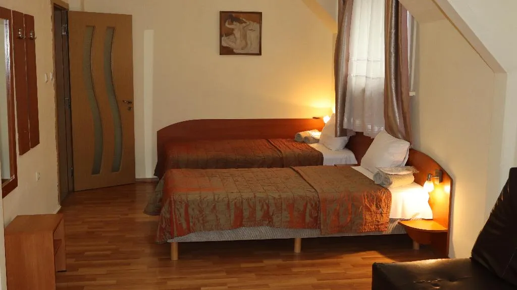 STUDIO DELUXE TWO BEDS Room, Palitra, Varna