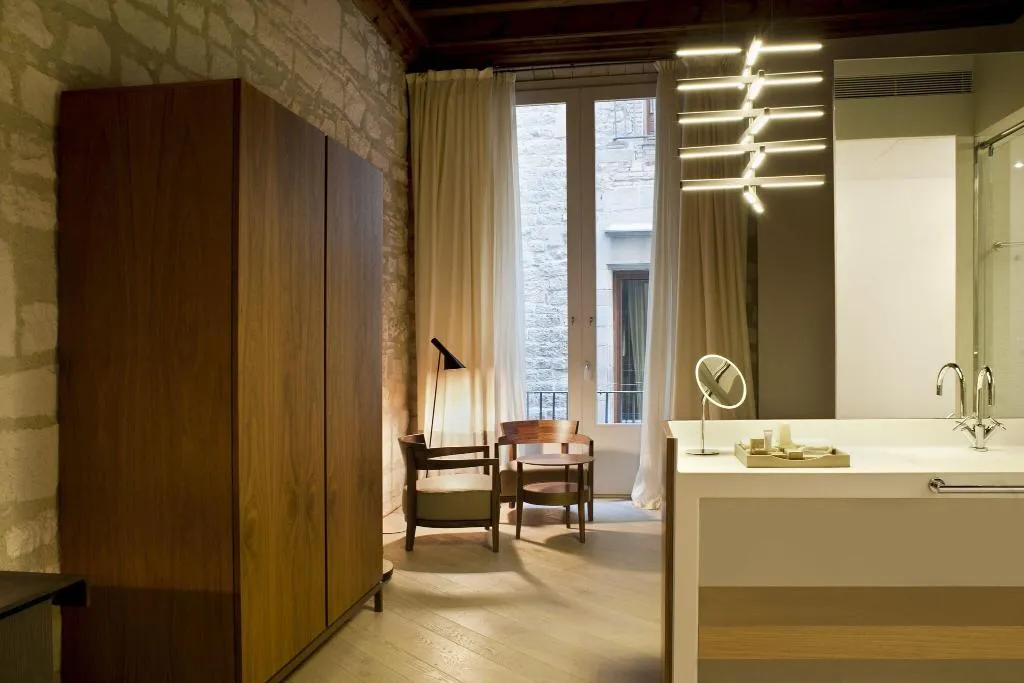 DOUBLE SUPERIOR QUEEN BED Room, Mercer Hotel Barcelona, Barcelona