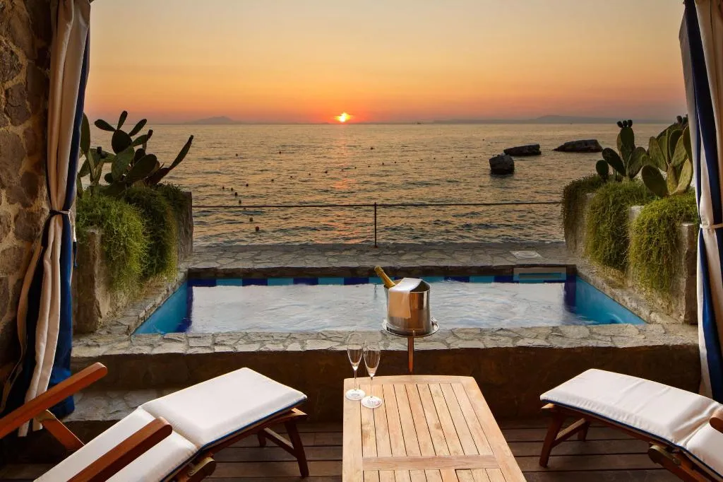 Room, Capo La Gala Hotel & Wellness, Naples