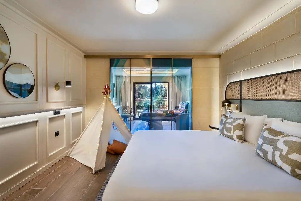 FAMILY ROOM POOL VIEW Room, Kempinski Hotel San Lawrenz, Gozo