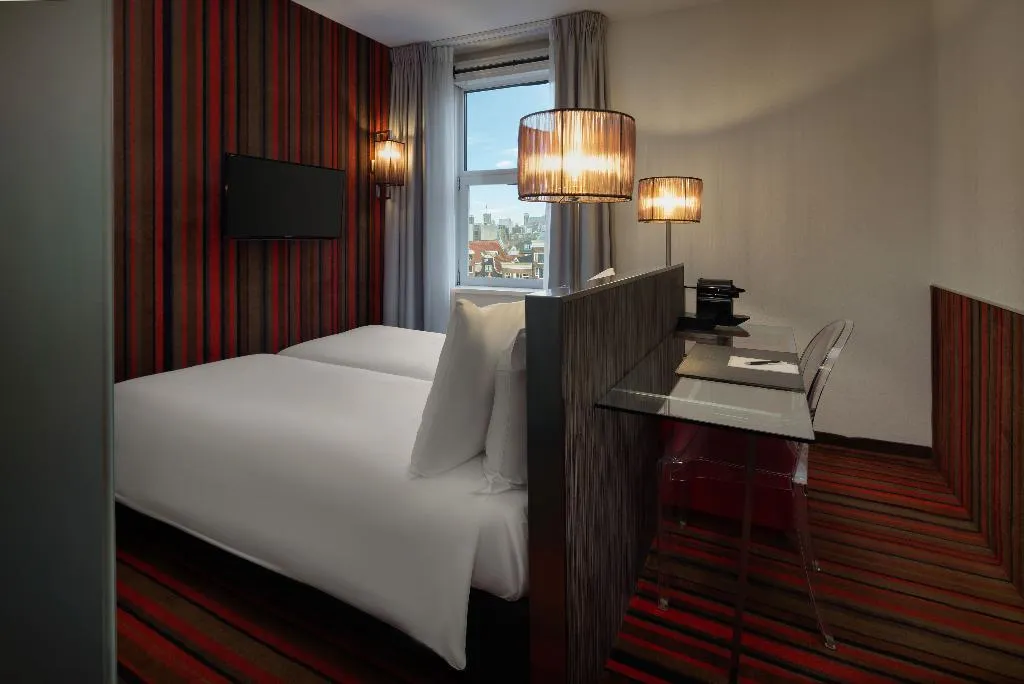 TWIN DELUXE Room, WestCord City Centre Hotel Amsterdam, Amsterdam
