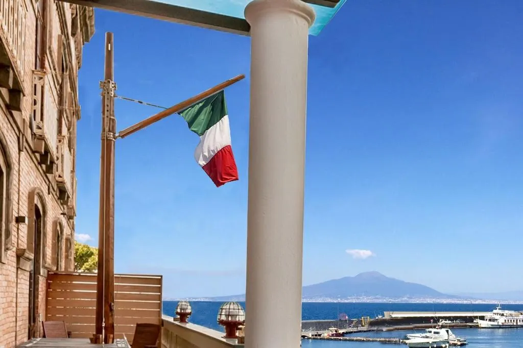 General view, Yacht Club Capo Cervo Suites, Naples