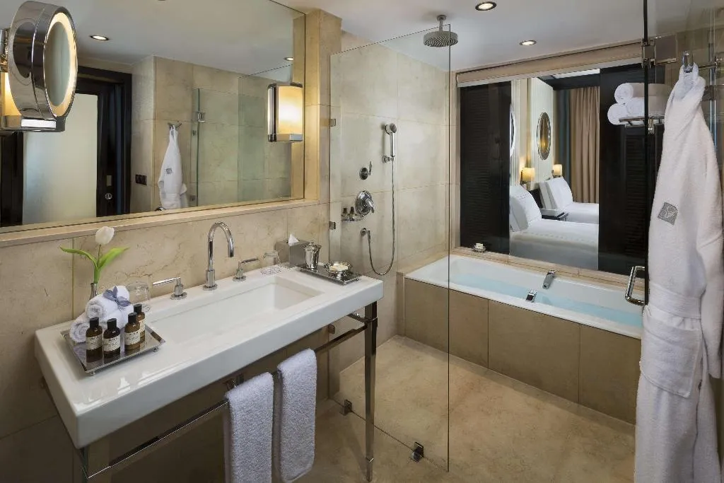 Room, Fairmont Nile City, Cairo