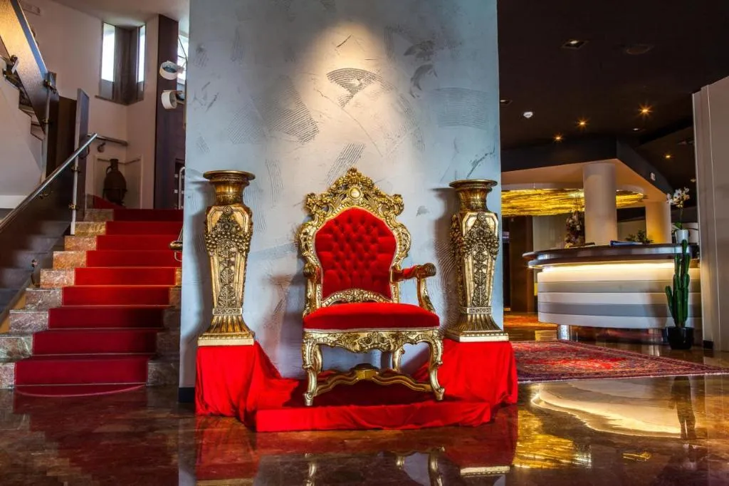 Lobby, Cesare Augustus, Venice