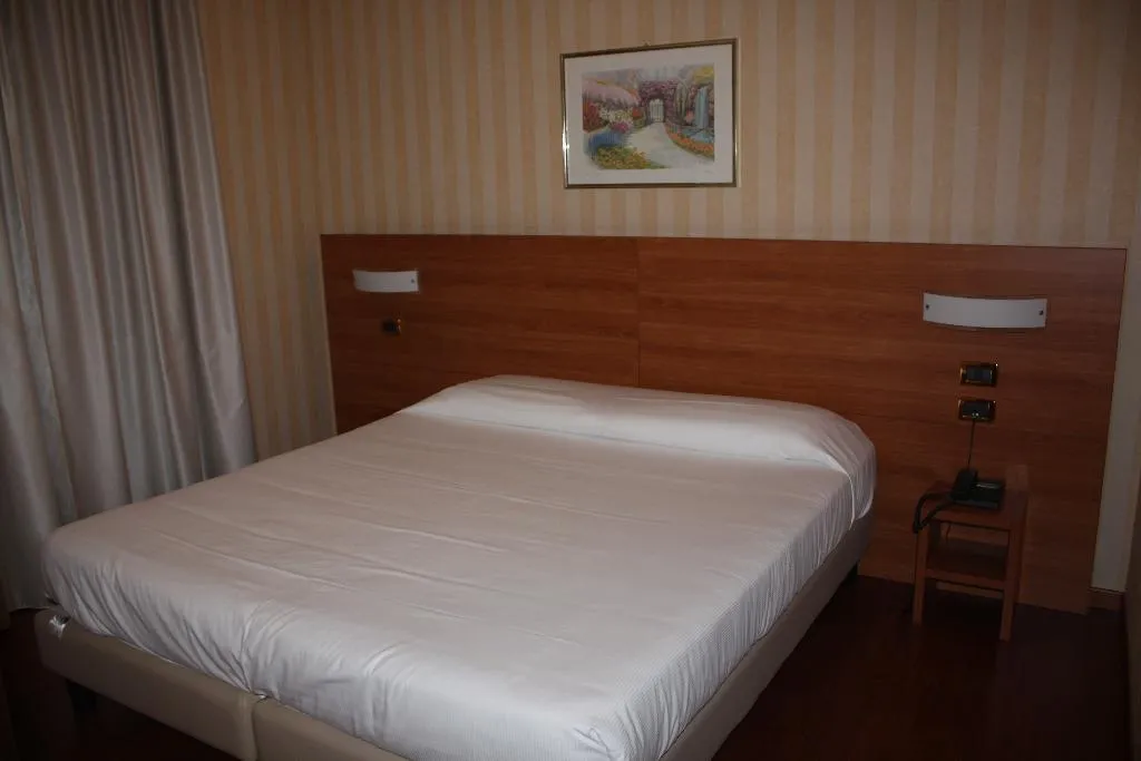 DOUBLE STANDARD Room, Hotel 2C, Milan