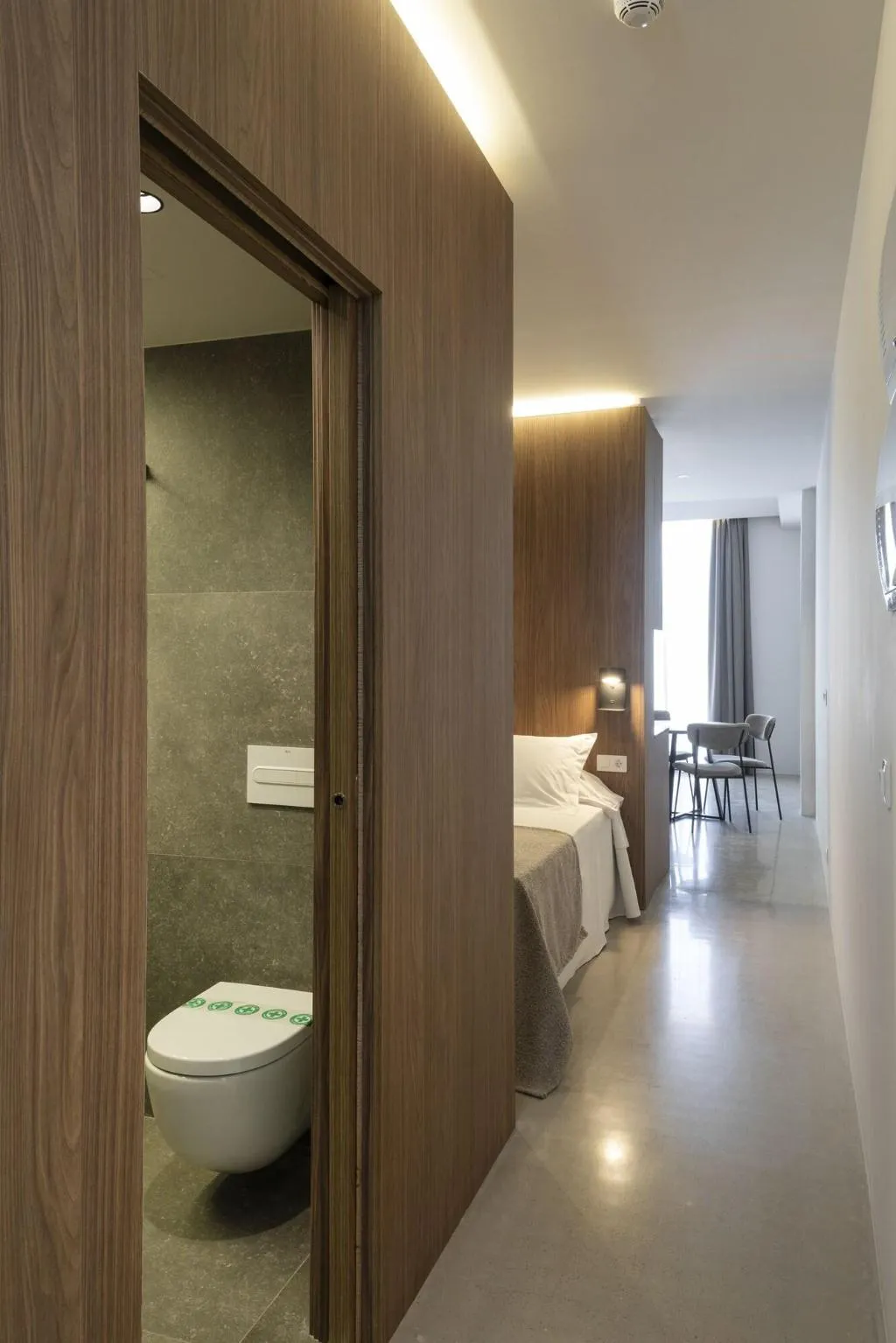 Room, Dau Studios, Valencia