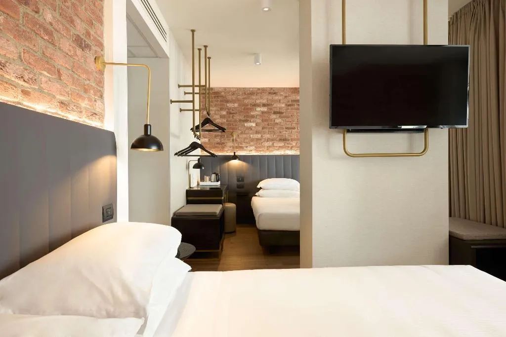 FAMILY ROOM TWO QUEEN BEDS Room, Best Western Hotel Tritone, Venice