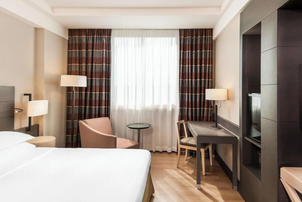 DOUBLE DELUXE GARDEN VIEW Room, Sheraton Parco de' Medici Rome Hotel, Rome