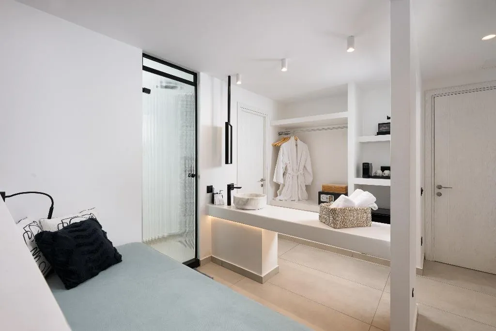 SUITE HONEYMOON Room, Oliving Mykonos Suites, Mykonos
