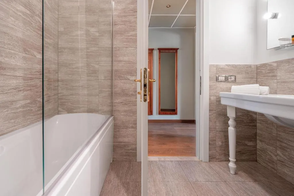 Double or Twin DELUXE WITH BALCONY Room, Excelsior Palace, Taormina