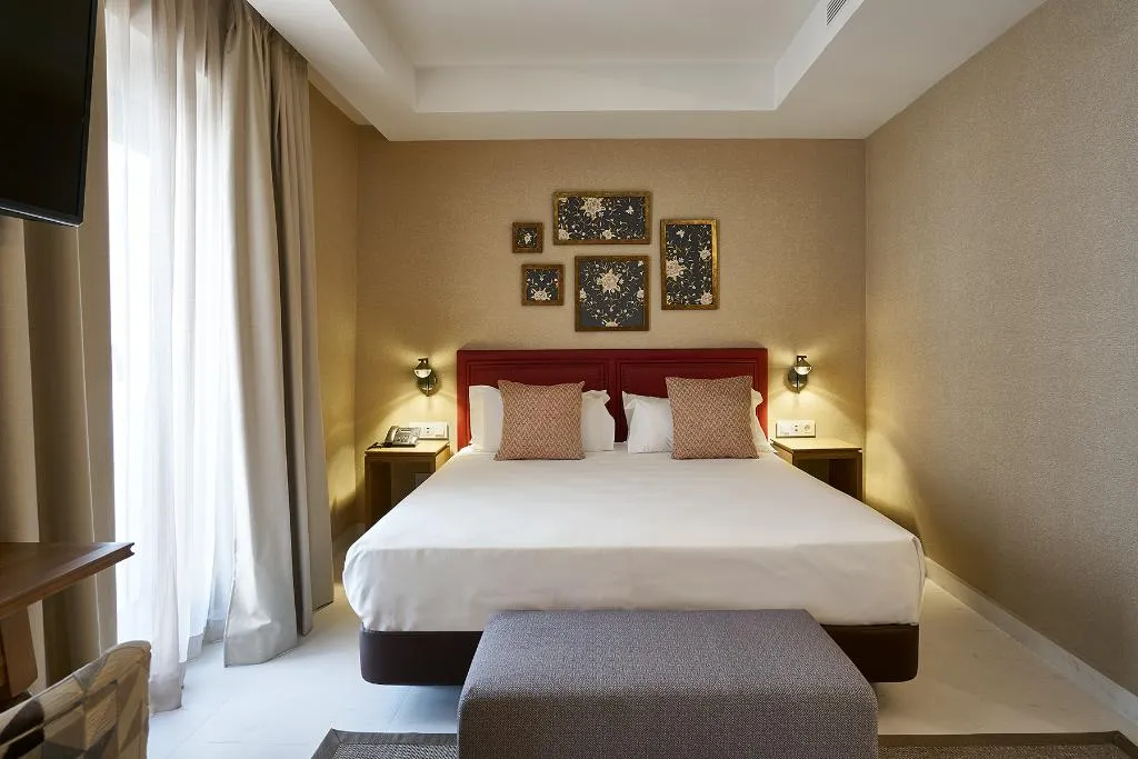 JUNIOR SUITE STANDARD Room, Vincci Molviedro Suites Apartments, Seville