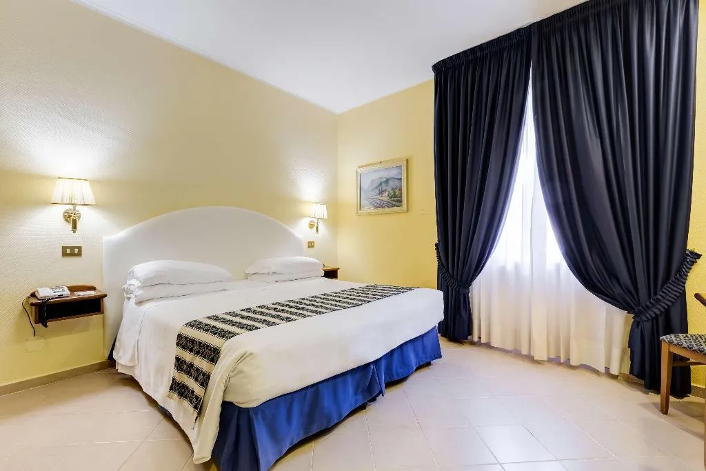 DOUBLE QUEEN SIZE BED Room, Best Western Hotel La Solara, Naples