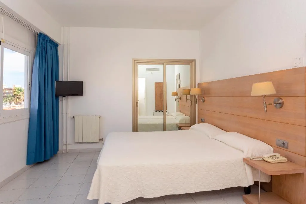 DOUBLE WITHOUT BALCONY Room, Ibiza Playa, Ibiza