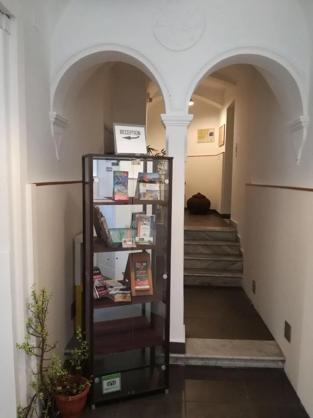 Lobby, Four Rooms, Catania