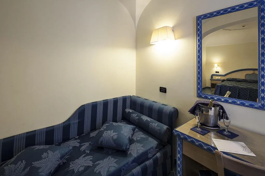DOUBLE SINGLE USE CLASSIC Room, Sorriso Thermae Resort & Spa, Naples