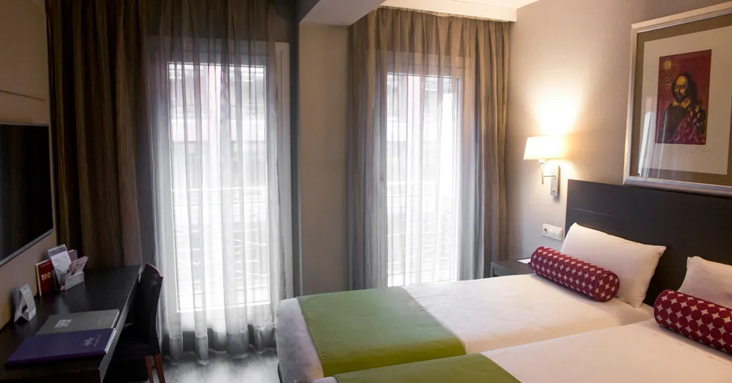 Double or Twin STANDARD Room, Mercure Madrid Centro, Madrid