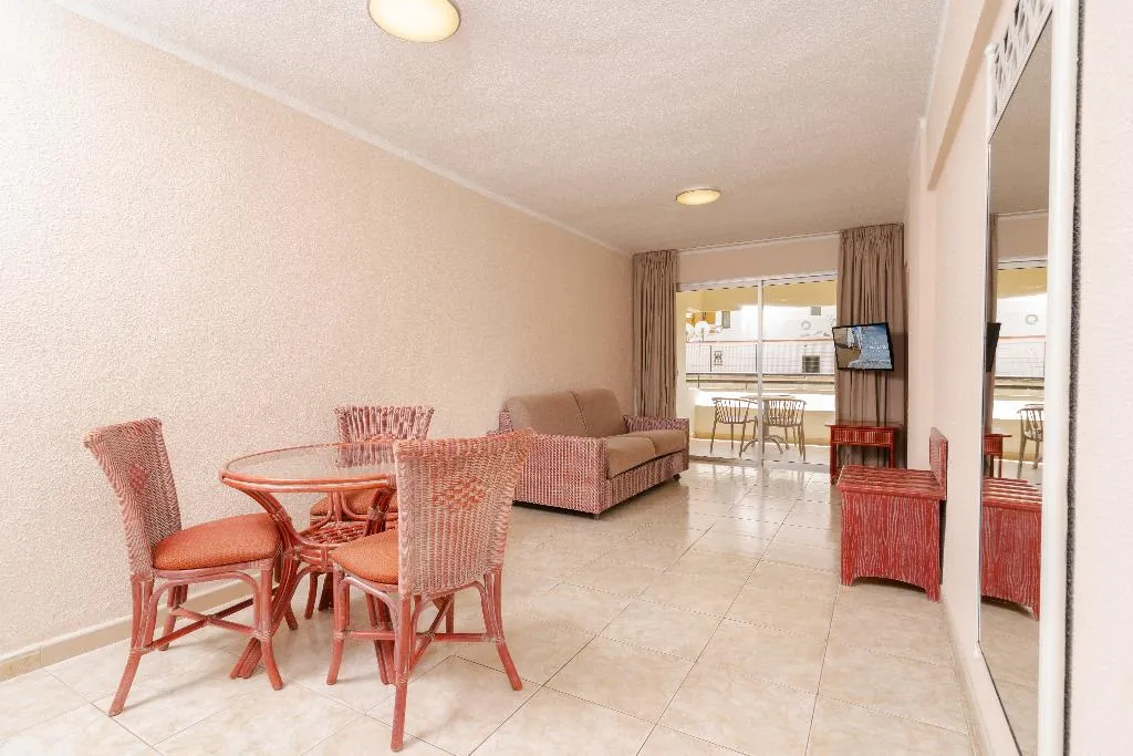 APARTMENT CAPACITY 3 ONE BEDROOM Room, HOVIMA Santa Maria, Tenerife