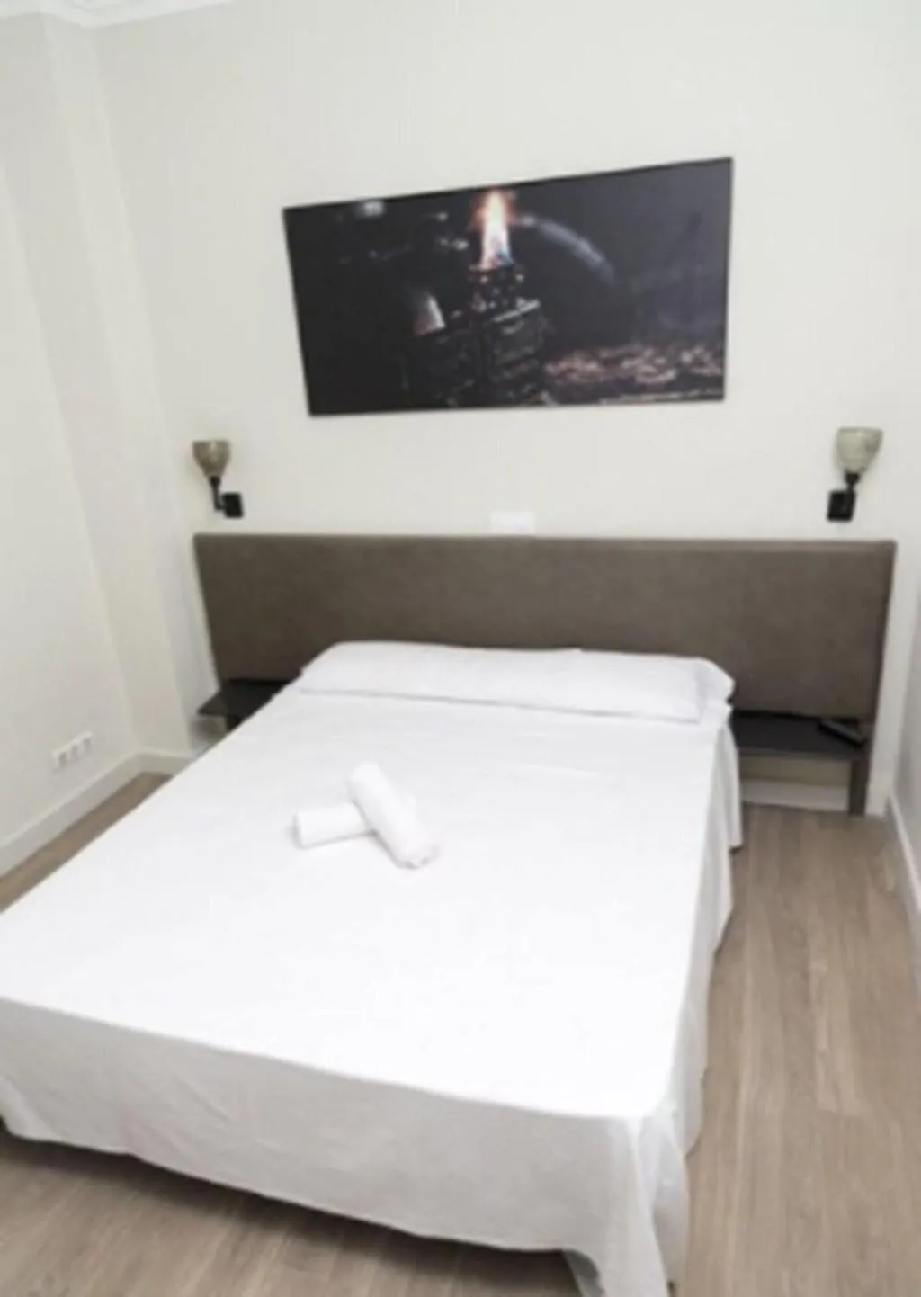 Room, Nwt Central Station Valencia, Valencia