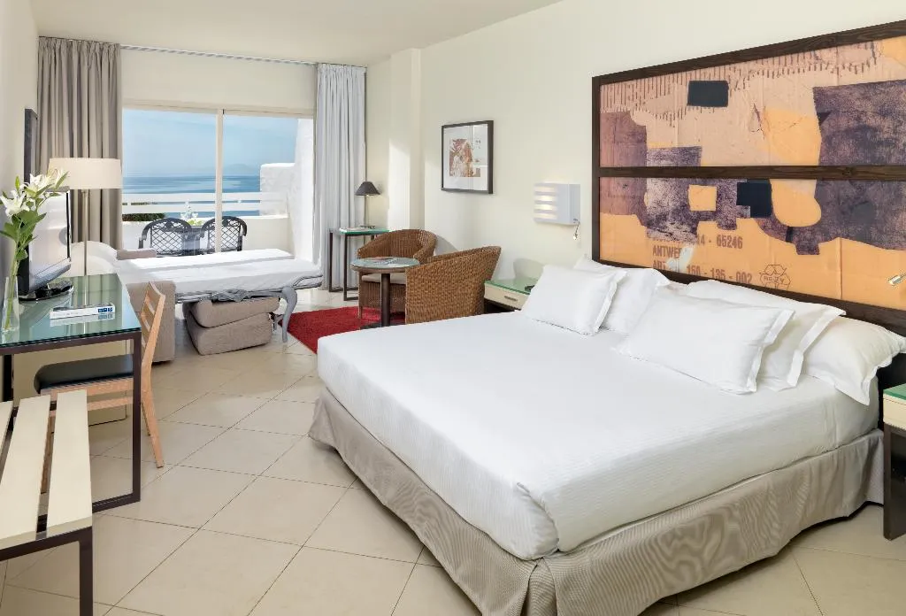 FAMILY ROOM SEA VIEW Room, H10 Estepona Palace, Costa Del Sol