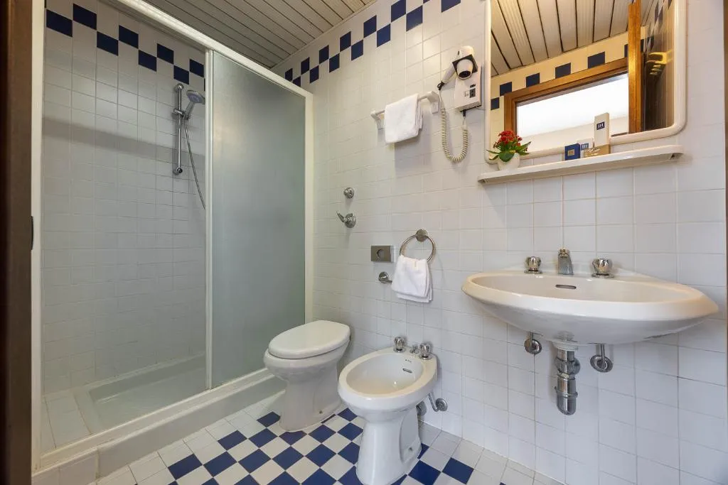 DOUBLE STANDARD Room, iH Hotels Padova Admiral, Venice