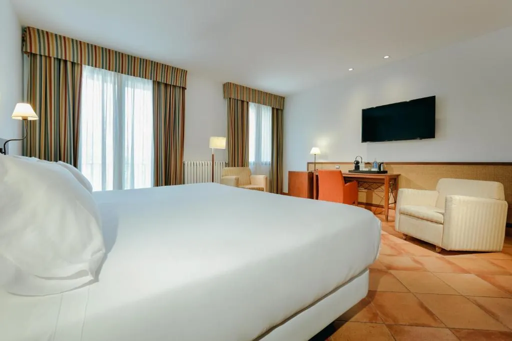 DOUBLE SUPERIOR Room, Sercotel Toledo Renacimiento, Madrid