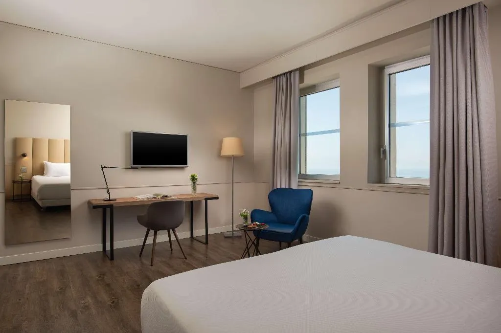 DOUBLE SUPERIOR Room, NH Napoli Panorama, Naples