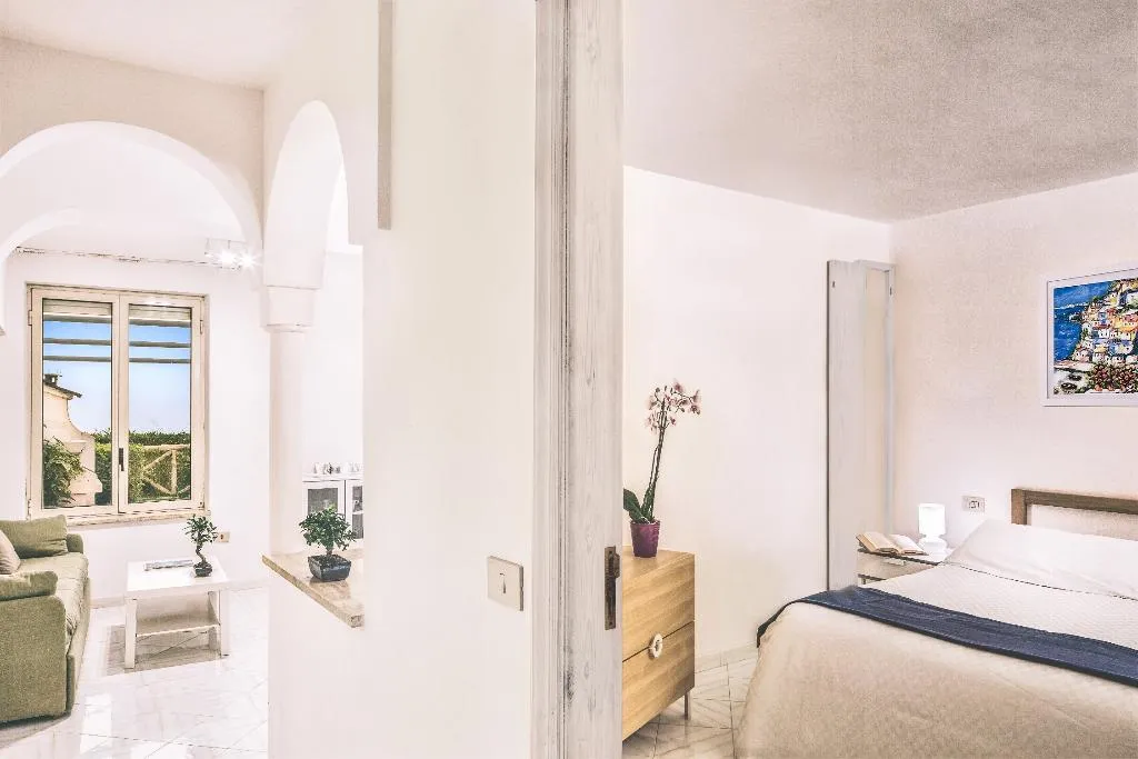 APARTMENT CLASSIC ONE BEDROOM Room, Gocce Di Capri  Residence, Naples
