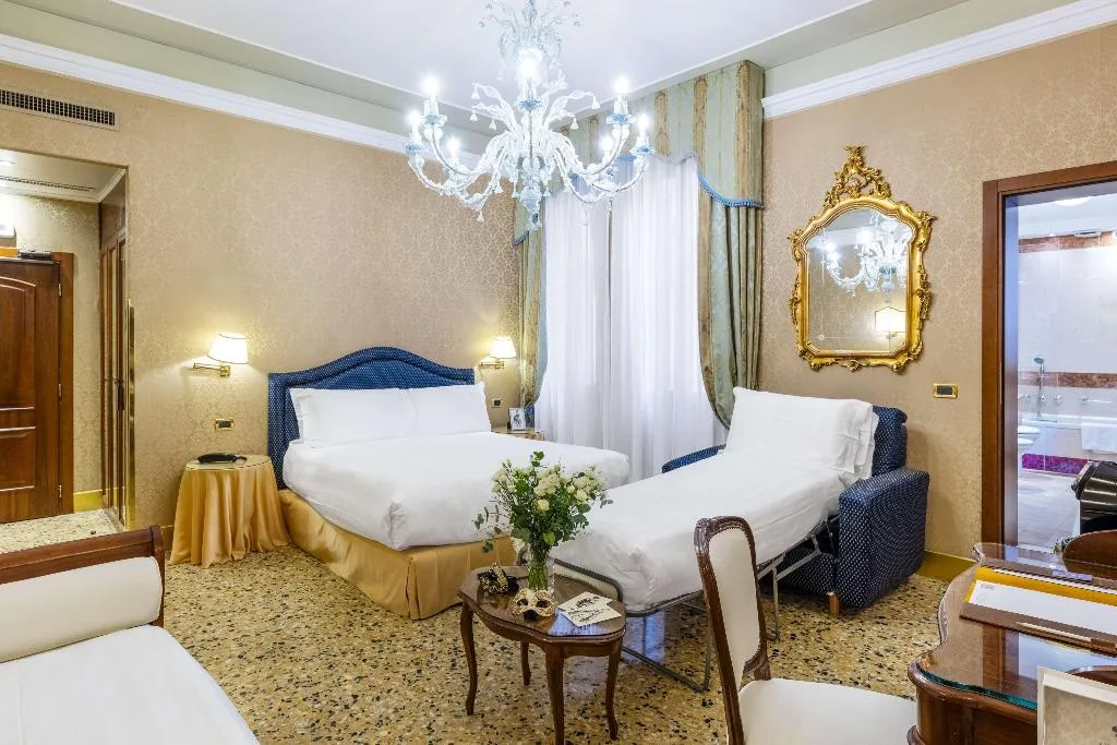 Room, Colombina, Venice