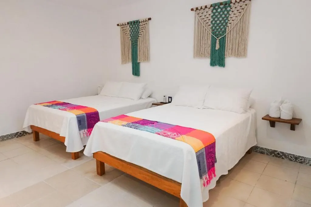 FAMILY ROOM TWO DOUBLE BEDS Room, Linda Vecindad Playa Del Carmen, Playa Del Carmen