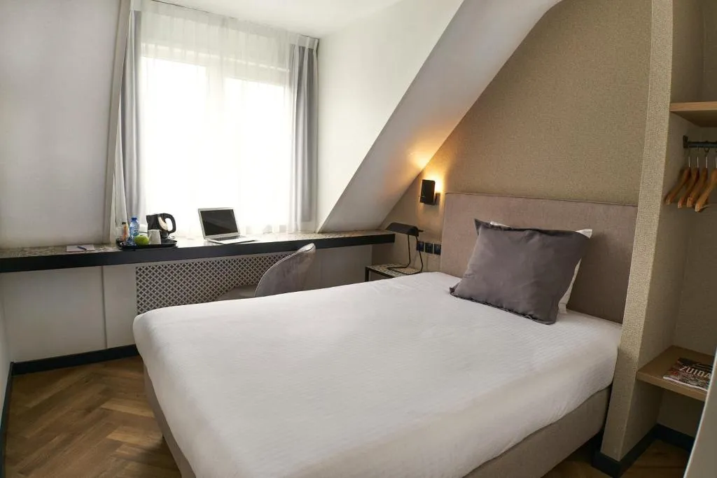 General view, Alp de Veenen Hotel, Amsterdam