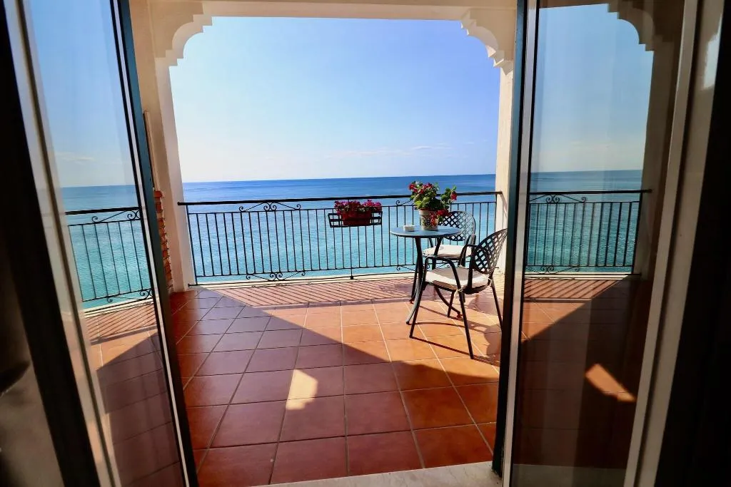 TRIPLE SEA VIEW Room, Park Hotel Silemi, Catania