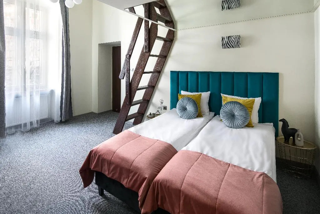 QUADRUPLE DUPLEX Room, The Royal Path Aparthotel, Krakow