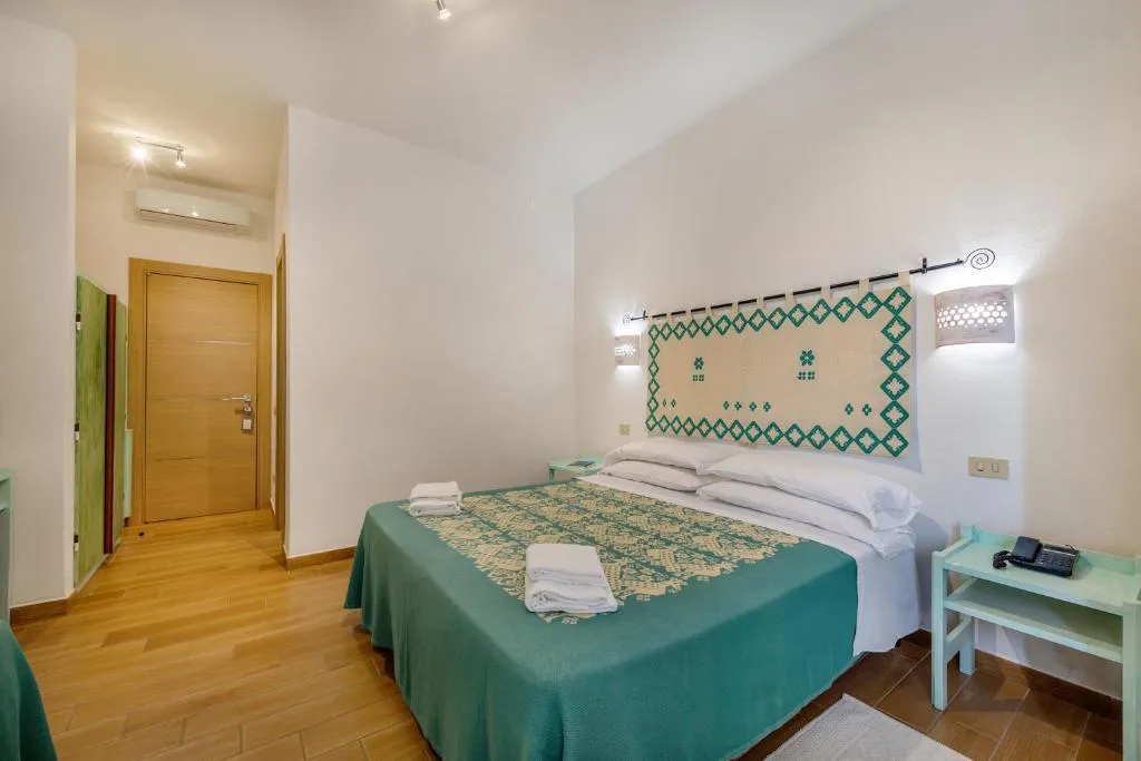 DOUBLE SUPERIOR WITH TERRACE Room, Hotel Le Mimose, Olbia