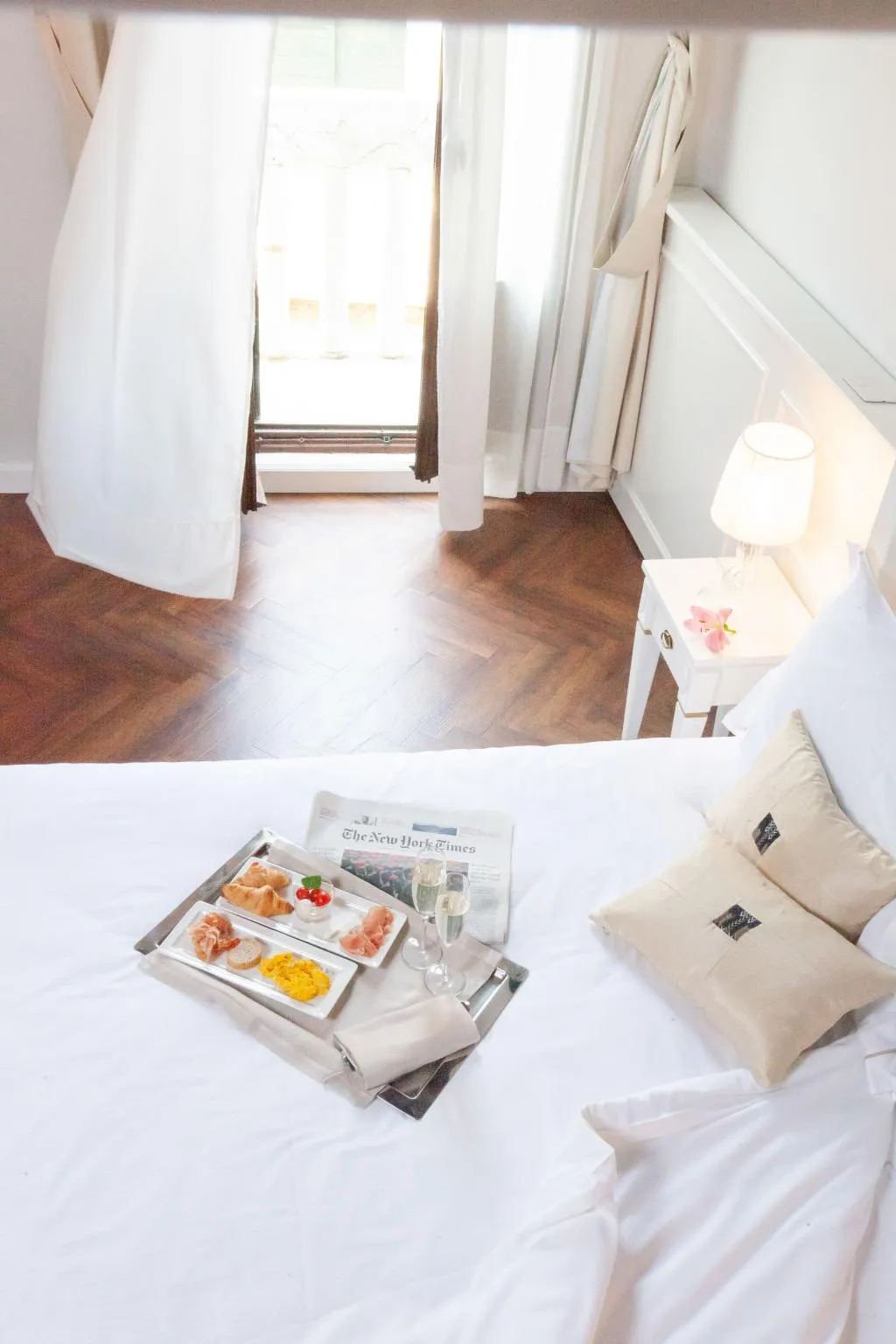 Room, Sonder Salute Palace, Venice