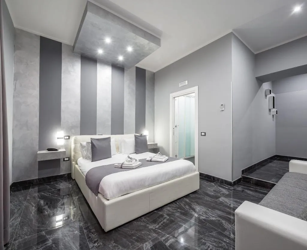 DOUBLE SUPERIOR Room, Hotel Palace Napoli, Naples