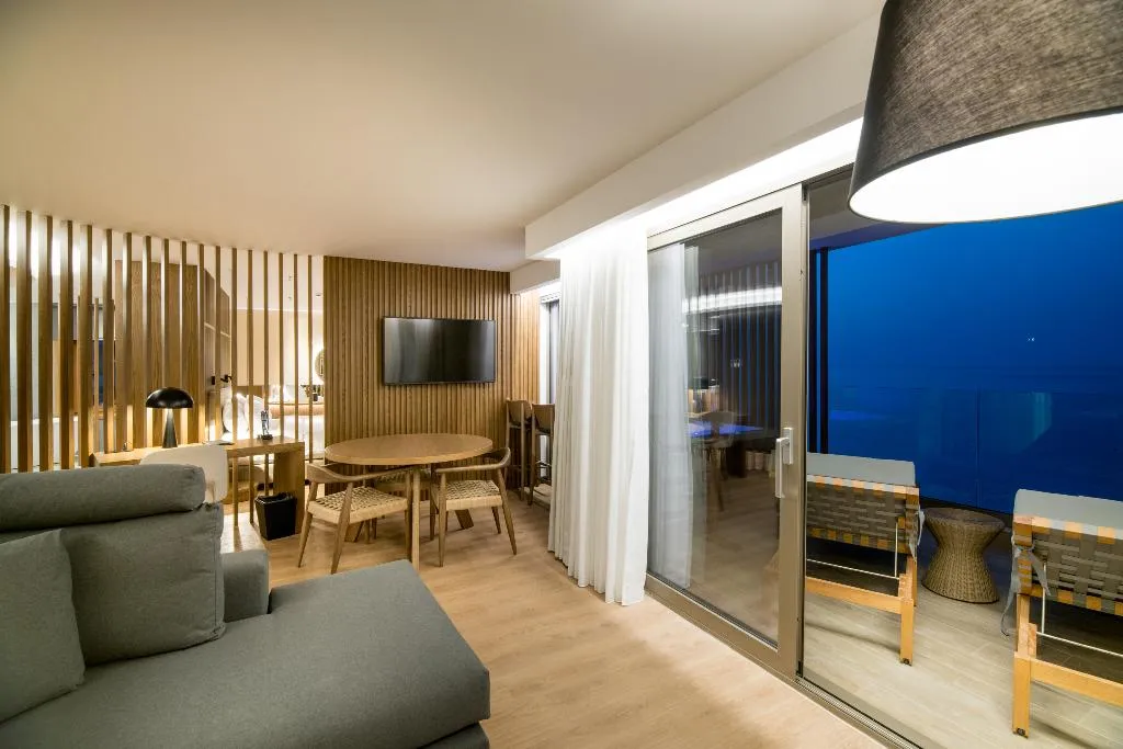 SUITE WITH JACUZZI Room, AKASHA Beach Hotel and Spa, Crete