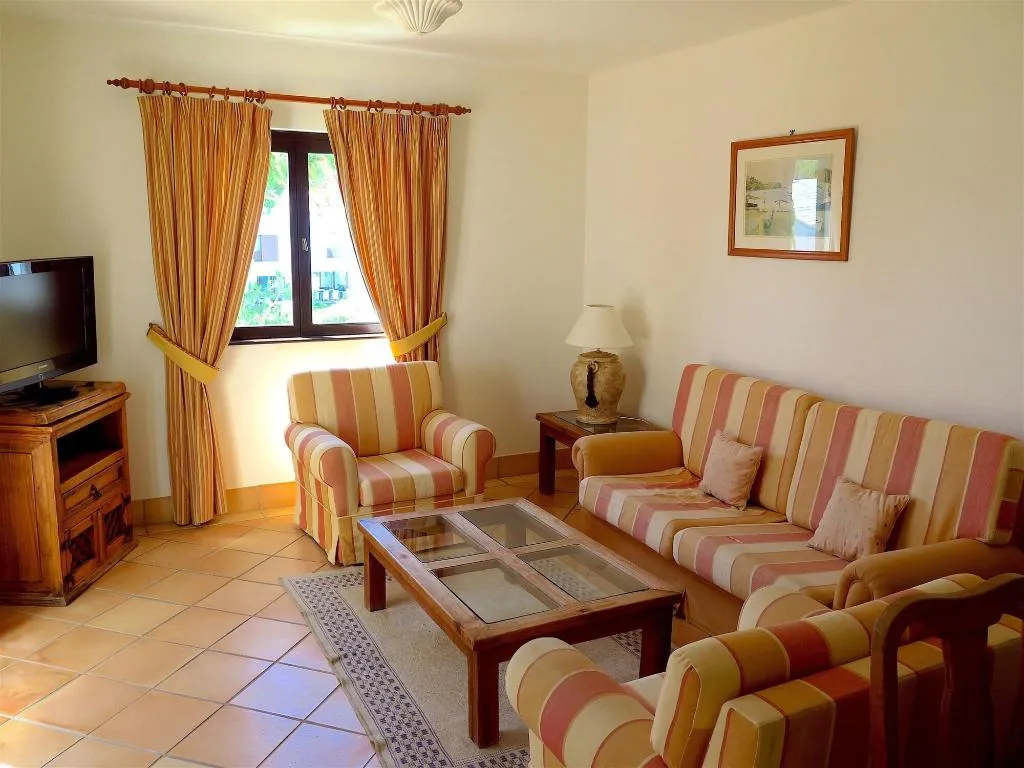 Room, Pine Cliffs Village & Golf Suites, Algarve